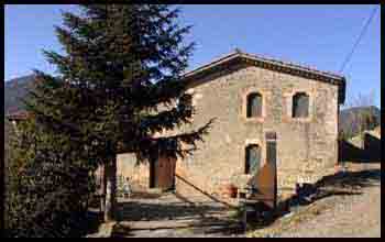 Fachada principal de la masia de alquiler, Can Jubany